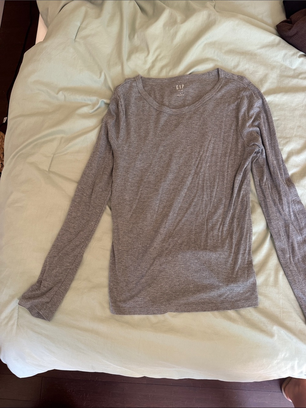 GAP Women's Light Heather Gray ribbed tee Long-Sleeve